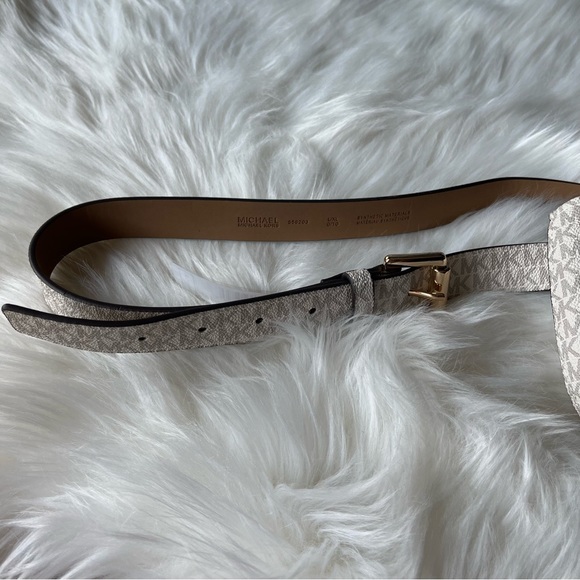 Michael Kors | Belt Bag - Picture 6 of 6